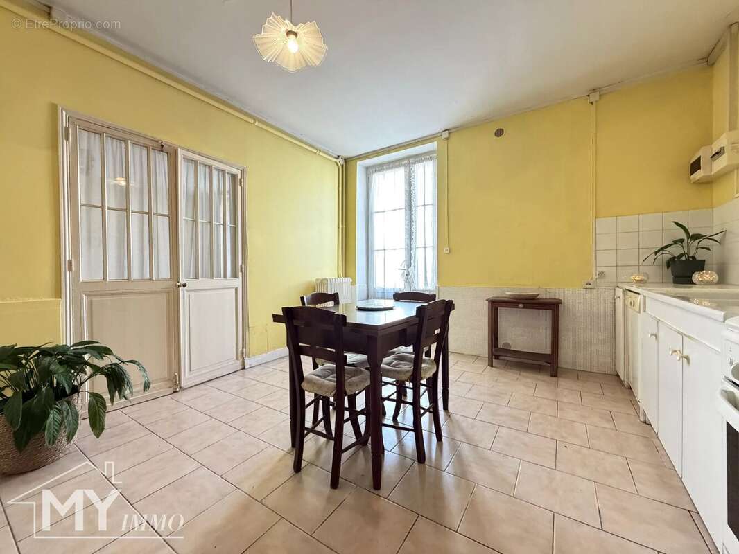 Maison à CASTILLON-LA-BATAILLE