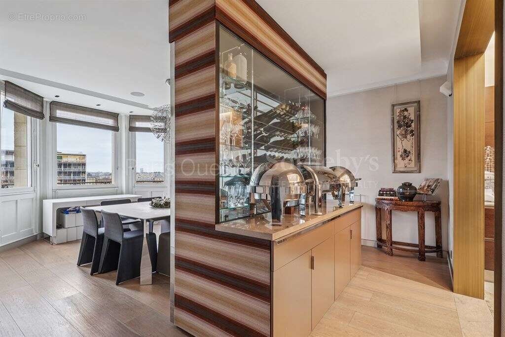 Appartement à PARIS-7E