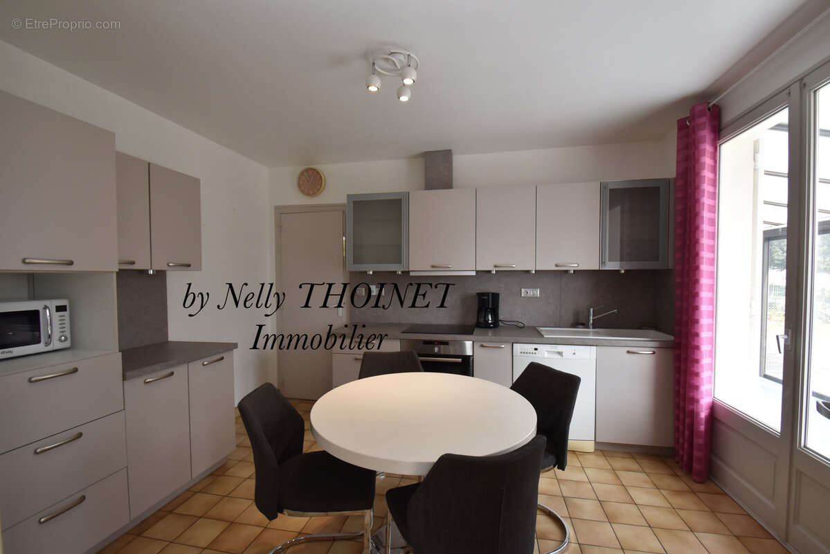 Maison à LA ROCHE-BLANCHE