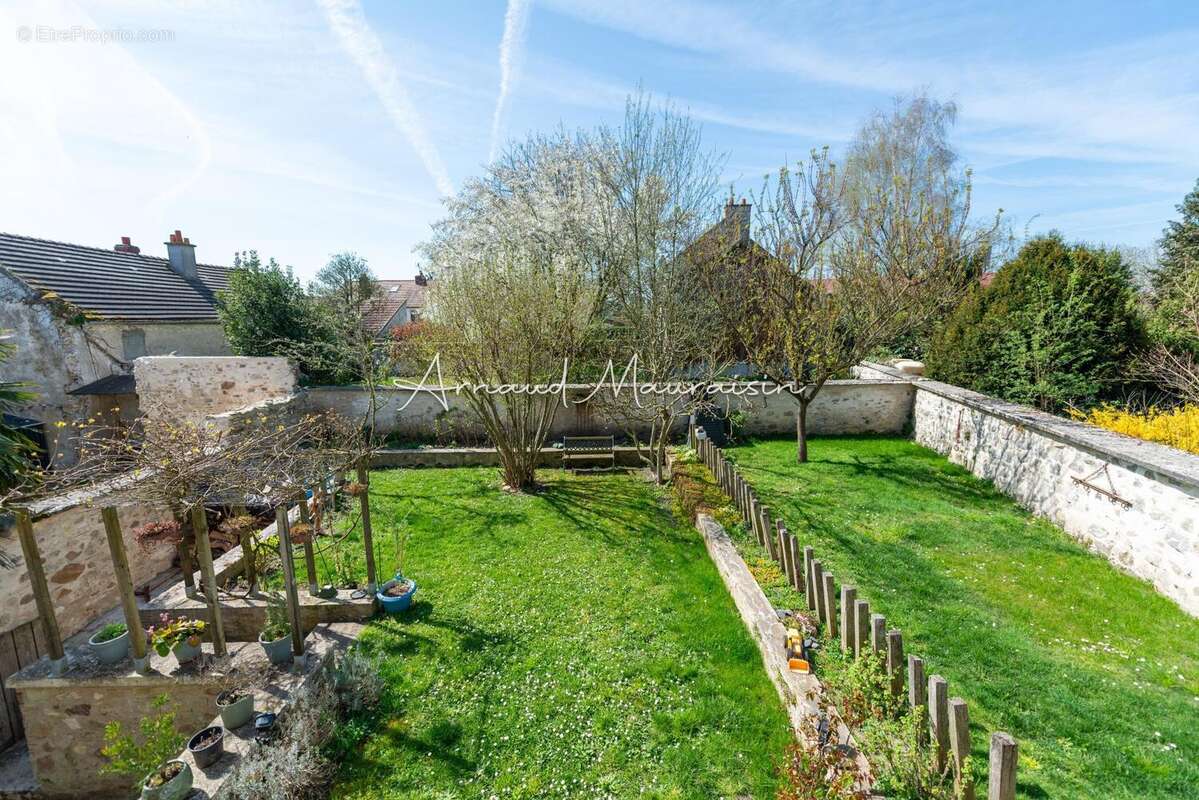 Photo 2 - Maison à VER-SUR-LAUNETTE