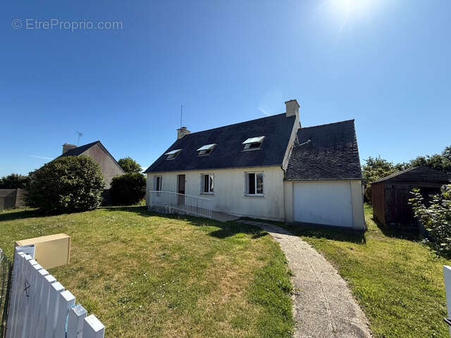 Maison à PLOUGRESCANT