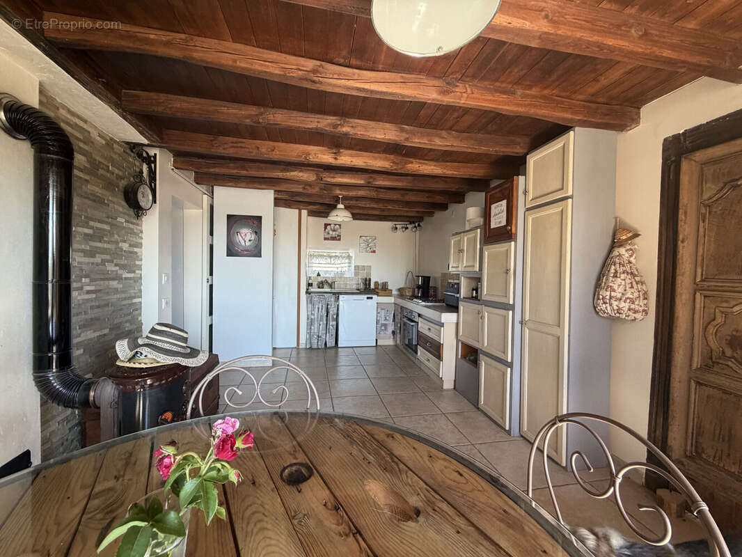 Maison 322 m² à Saint-Paul-De-Vezelin  - photo 6