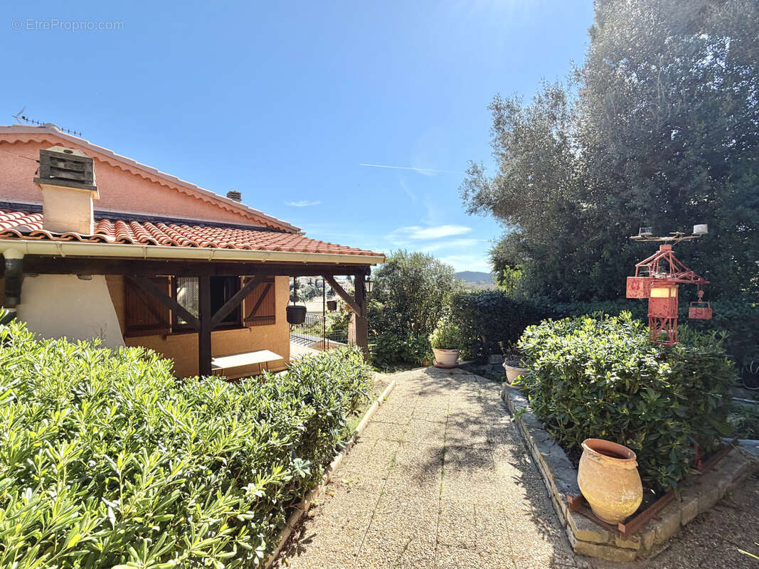 Appartement à SIX-FOURS-LES-PLAGES