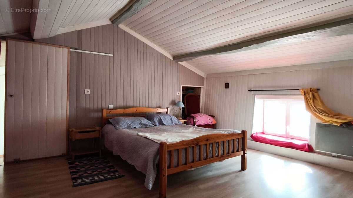 Maison à CHAMPAGNE-LE-SEC