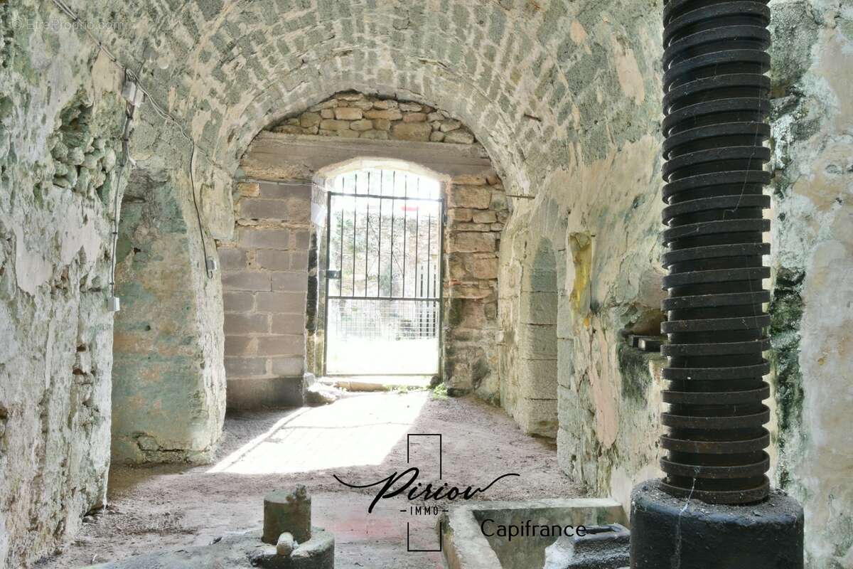 Propriété 5 chambres, dépendances, proche commerces et services - photo 14