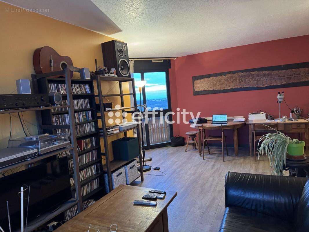 Appartement à GRIGNY