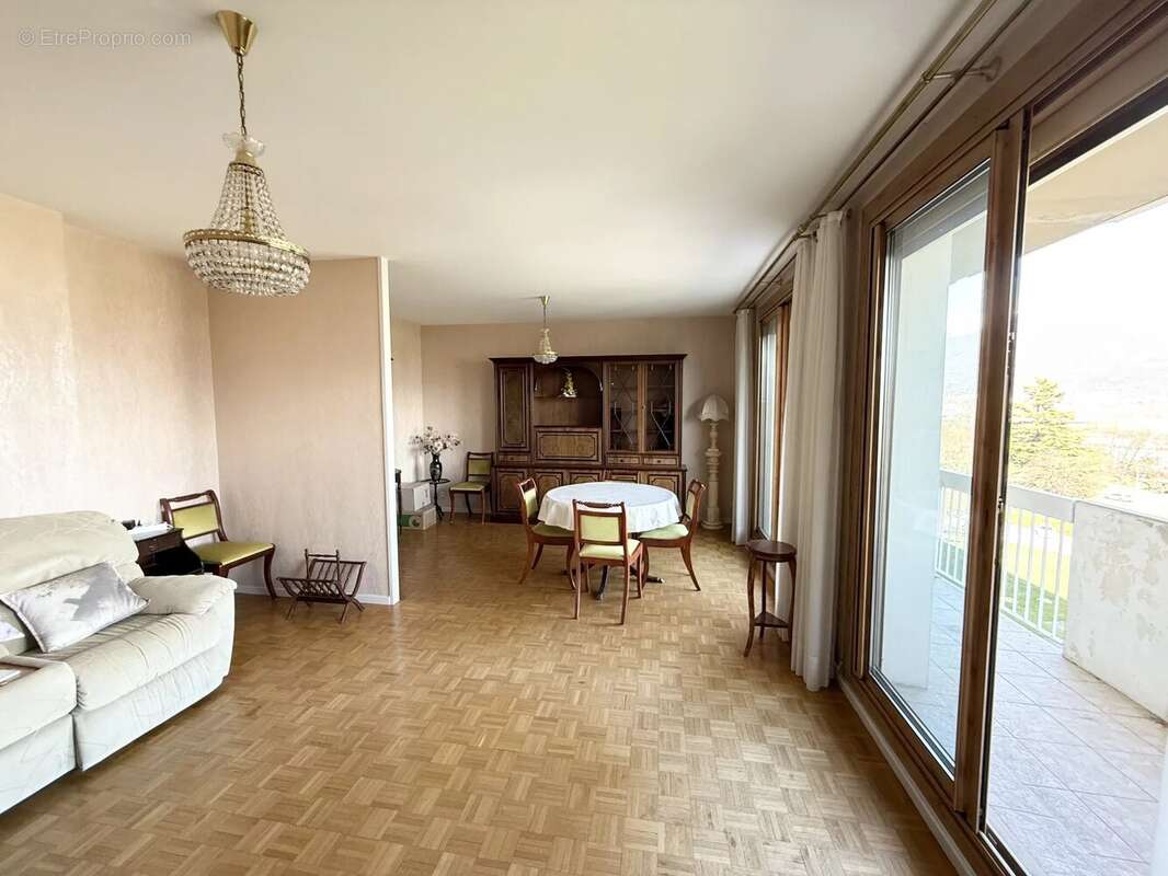 Appartement à SEYSSINET-PARISET