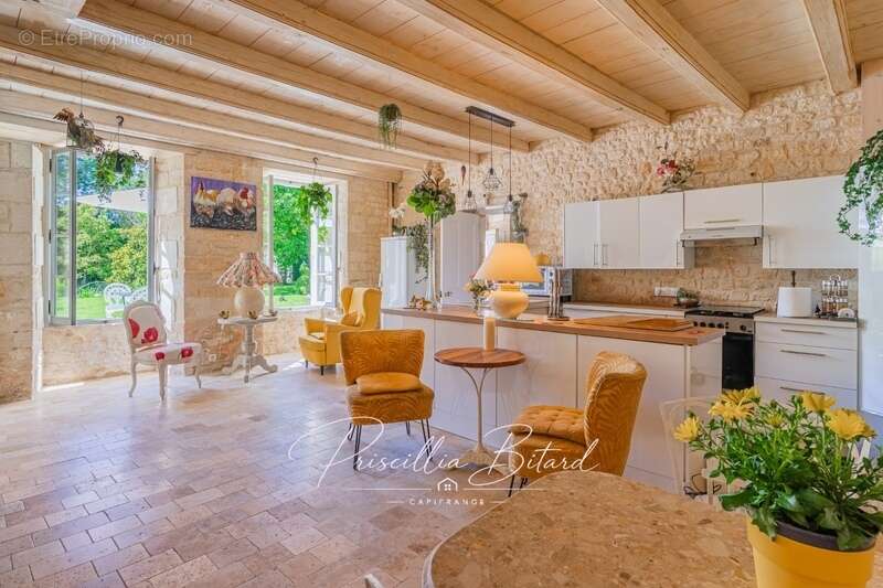 Maison à AIGREFEUILLE-D'AUNIS