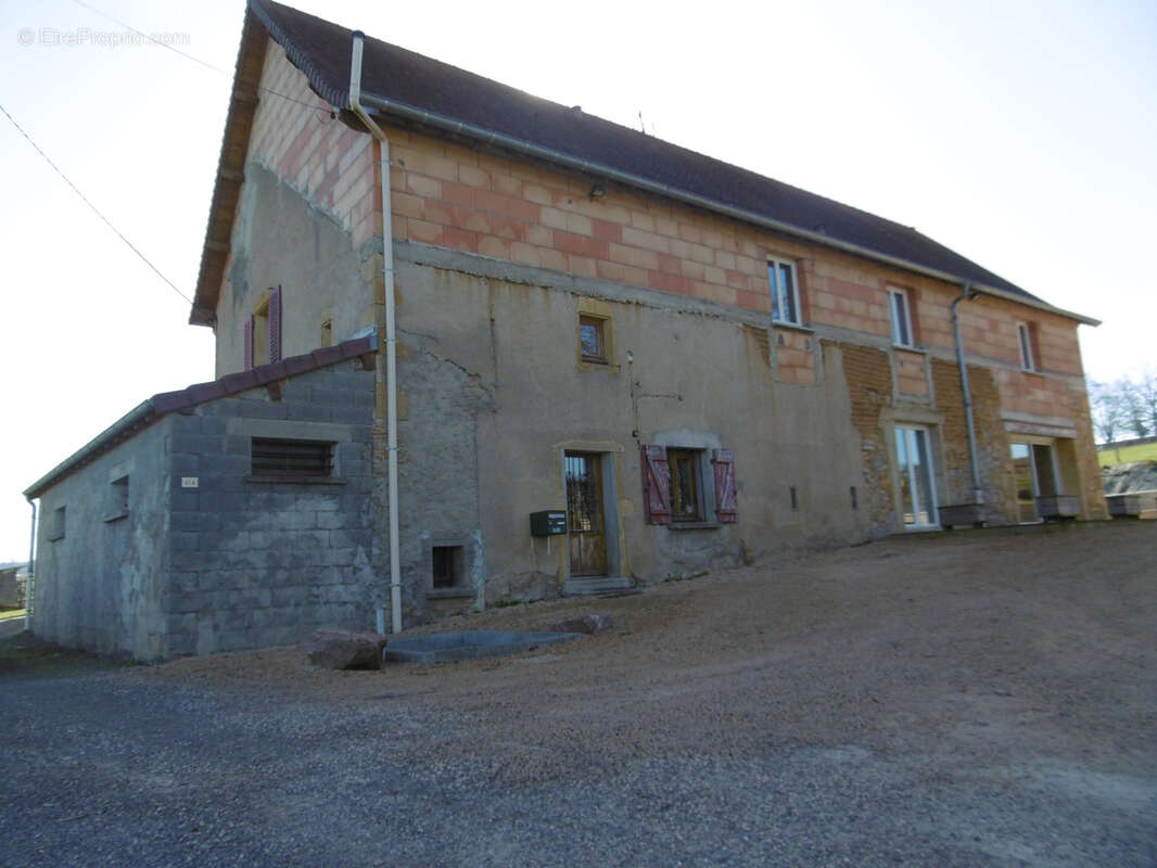 Maison à SAINT-DIDIER-EN-BRIONNAIS