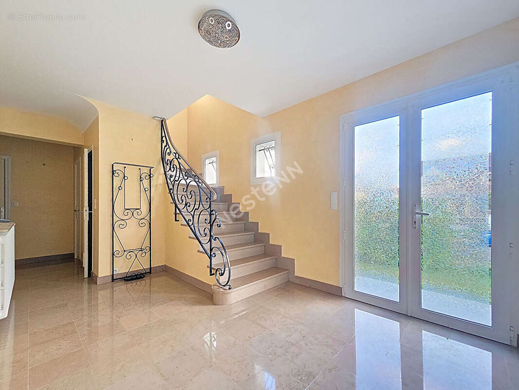 Maison à ORRY-LA-VILLE