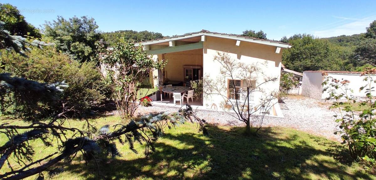 Maison à FONTCOUVERTE