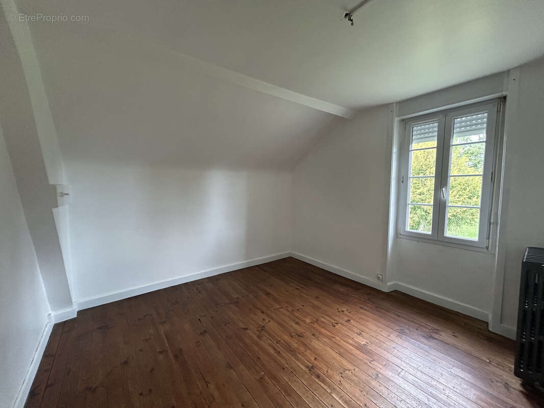 Maison à MOUSTIER-VENTADOUR