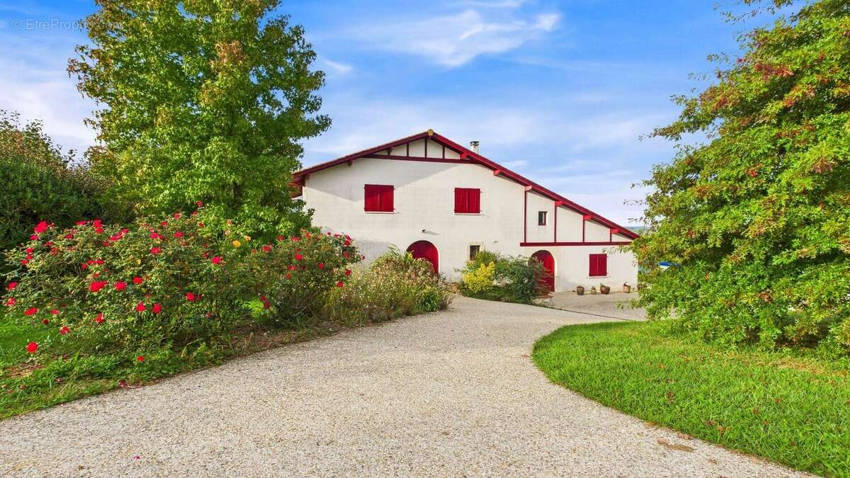 Maison 10 pièces 316 m² sur terrain de 4000 m² - photo 5