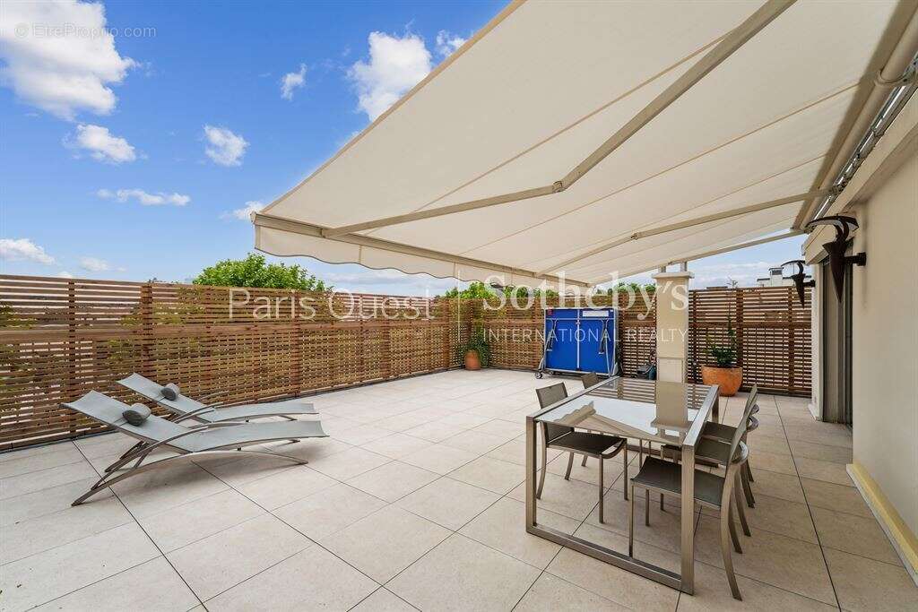 Appartement à NEUILLY-SUR-SEINE