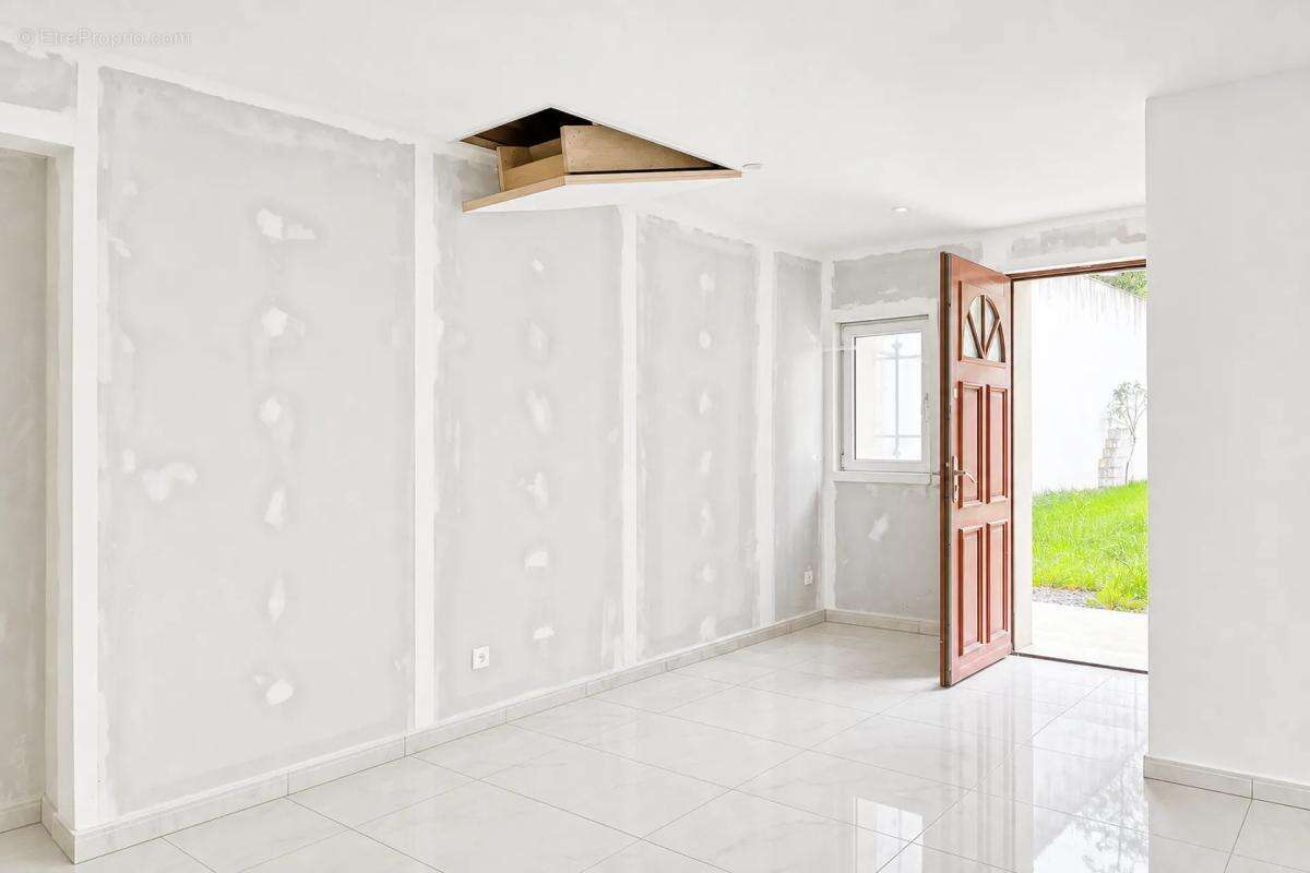 Maison de maître de 222m² à Pergain-Taillac - photo 3