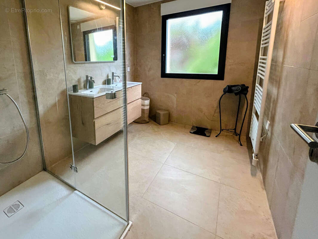 Maison à LAROQUE-DES-ALBERES