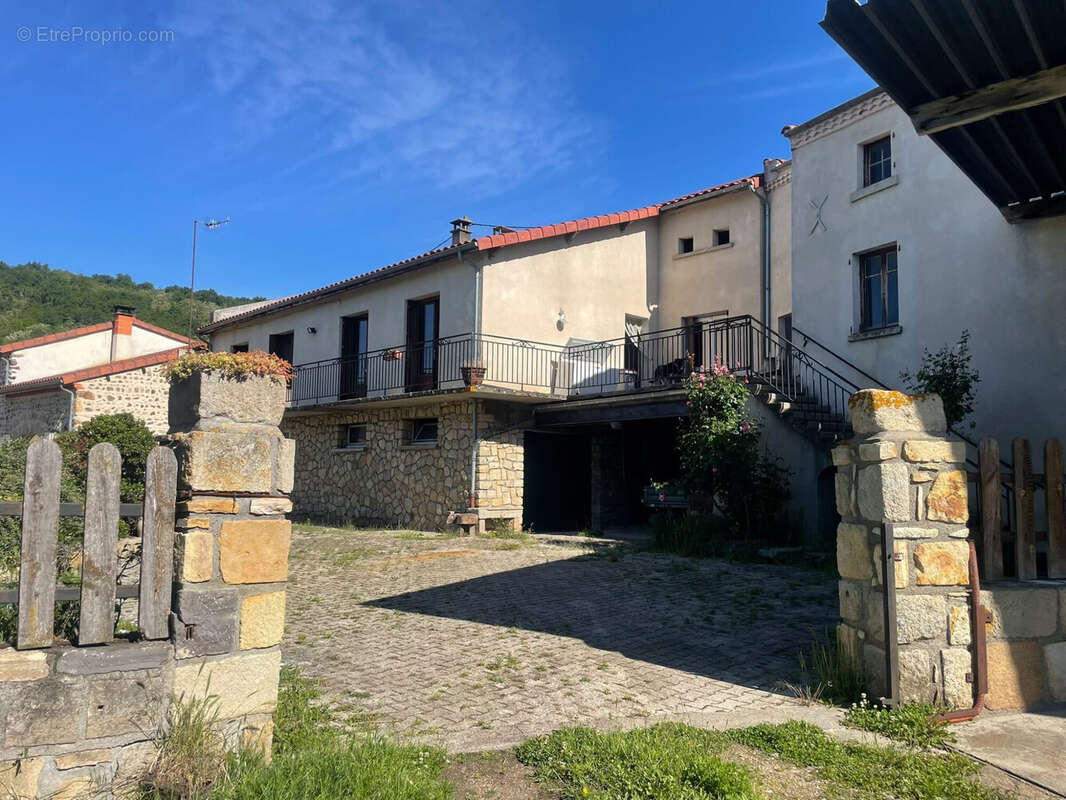 Maison 157 m² à Orbeil  - photo 2