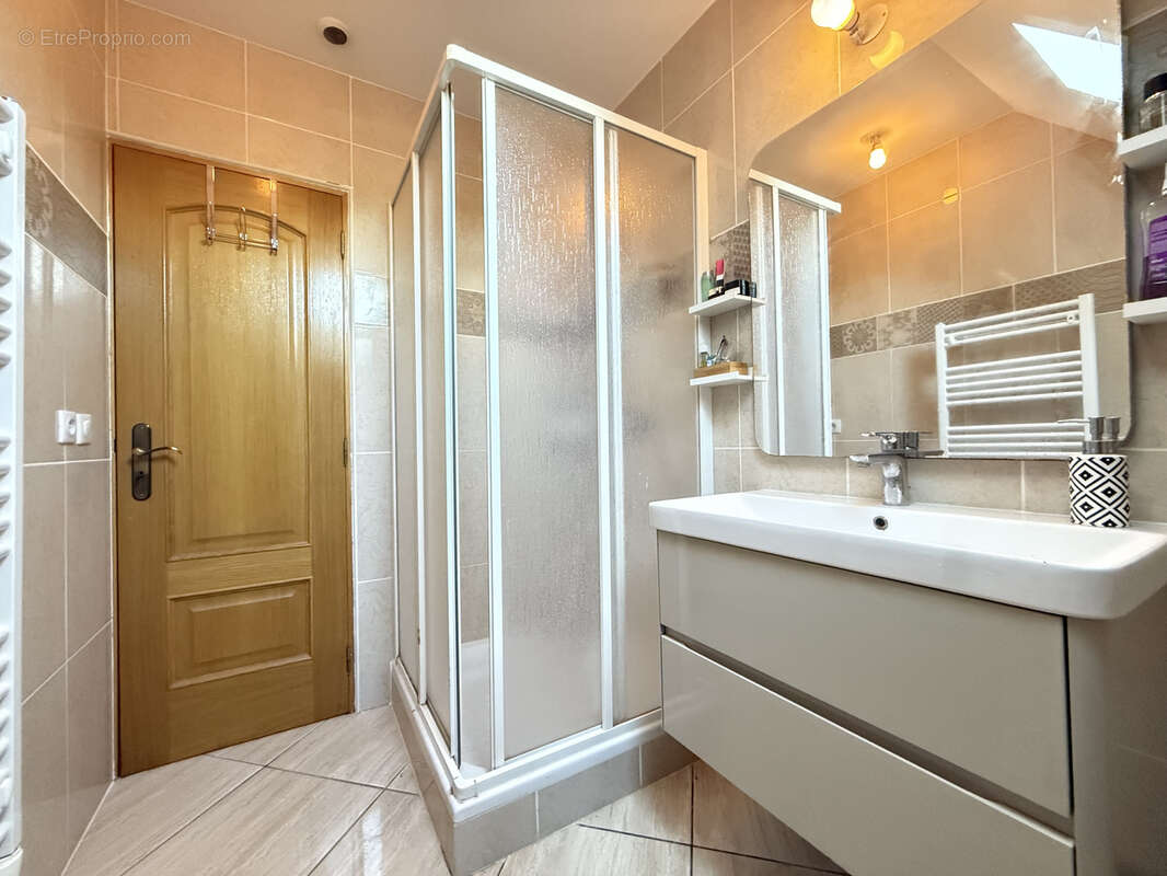 Maison à LA QUEUE-LES-YVELINES