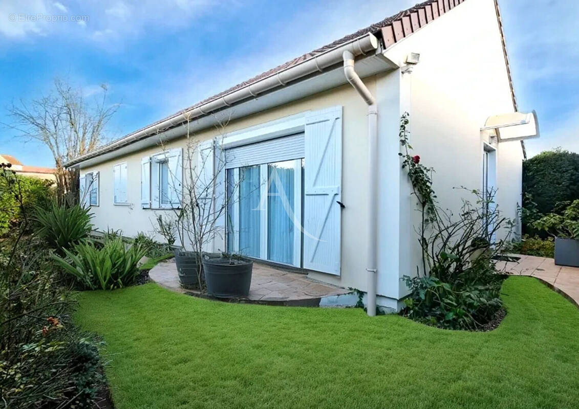 Maison à OZOIR-LA-FERRIERE