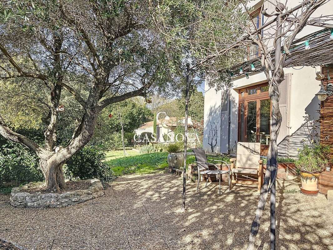 Maison de 230 m² sur joli jardin de 1700m² - photo 15