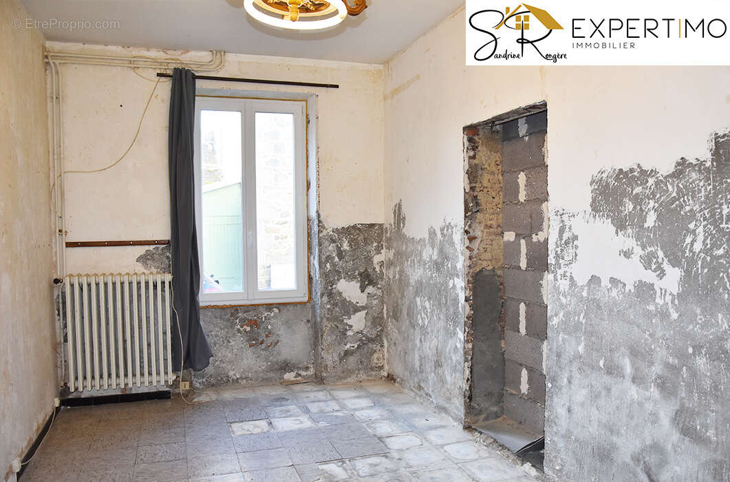 Maison à SAINT-GERVAIS-D'AUVERGNE