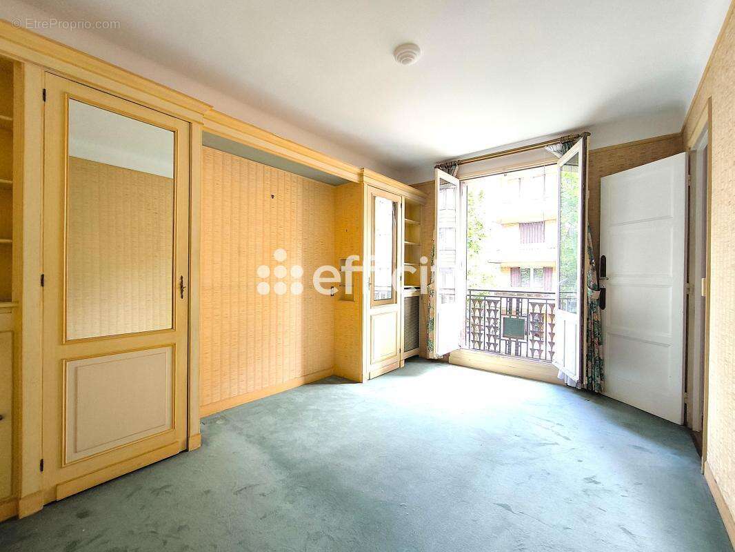 Appartement à PARIS-19E