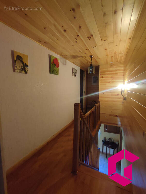 Maison à SAINT-SAUVEUR-LA-SAGNE