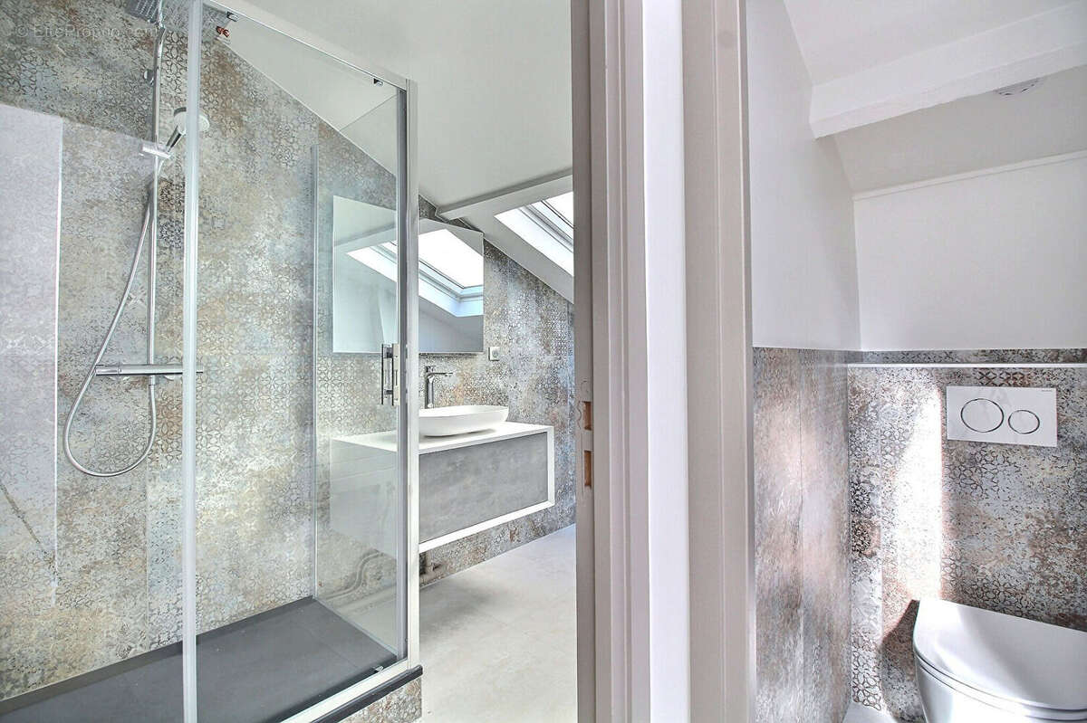 Appartement à LA GARENNE-COLOMBES