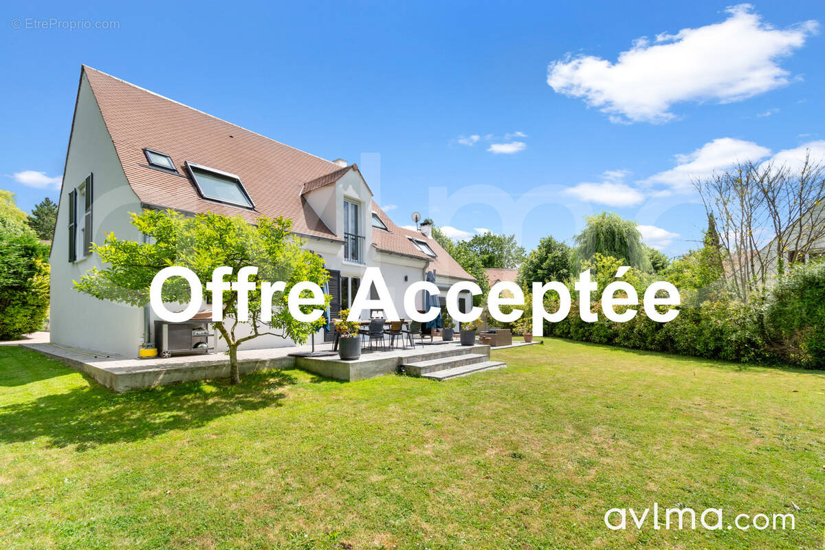 Maison à SAINT-NOM-LA-BRETECHE