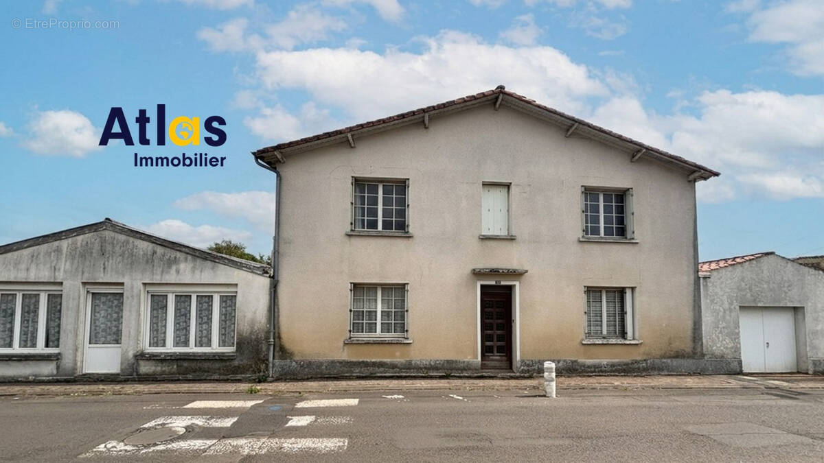 Maison à VOUILLE