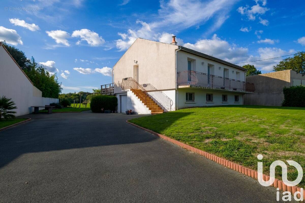 Photo 1 - Maison à SAINTE-FLORENCE