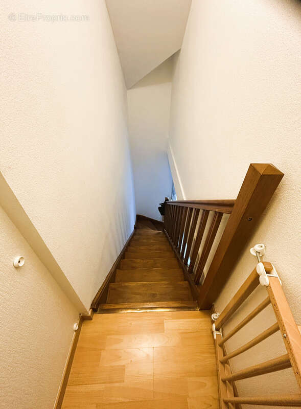 Grand appartement f3 duplex en residence securisee avec balcon et garage box vendu loue - photo 7
