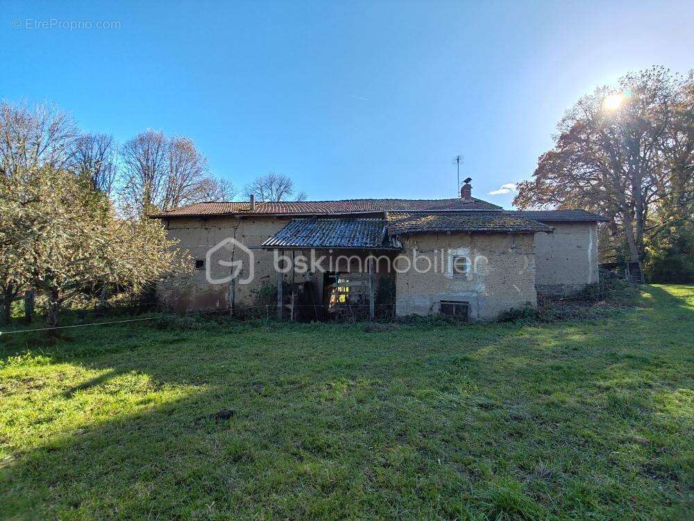 Maison à MARSAC-EN-LIVRADOIS