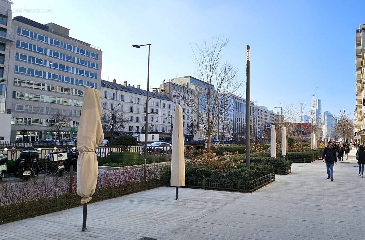 Autre à NEUILLY-SUR-SEINE