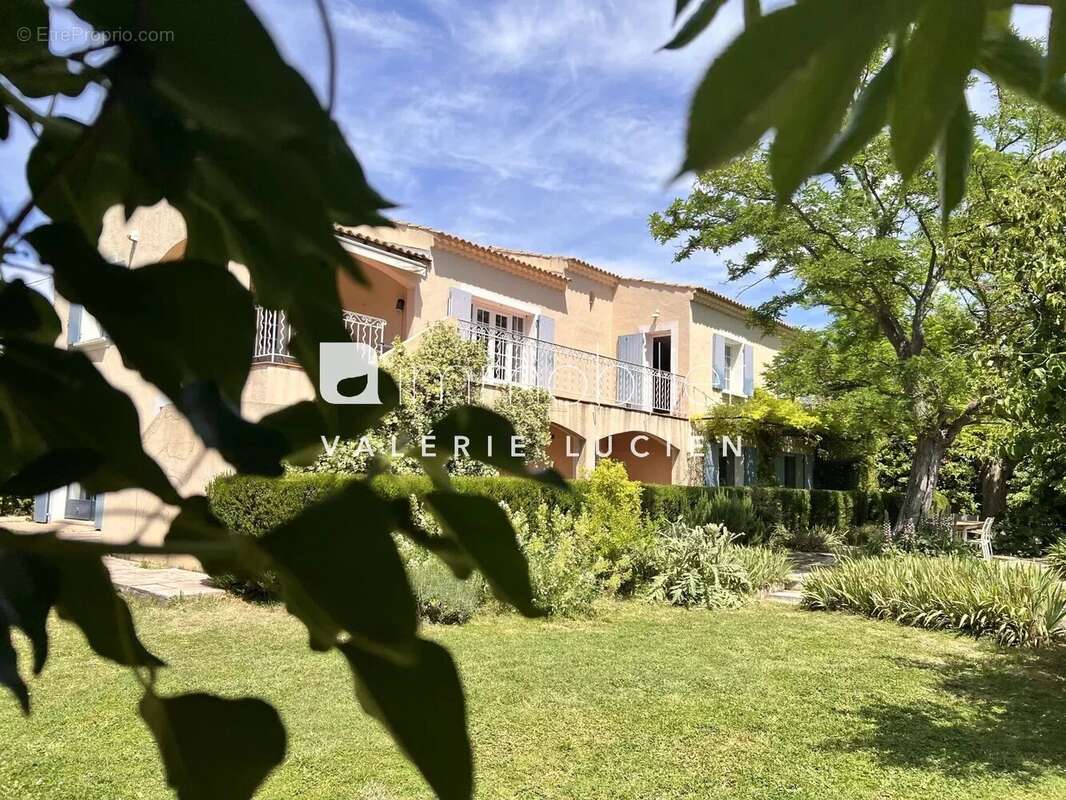 Maison à FONTVIEILLE