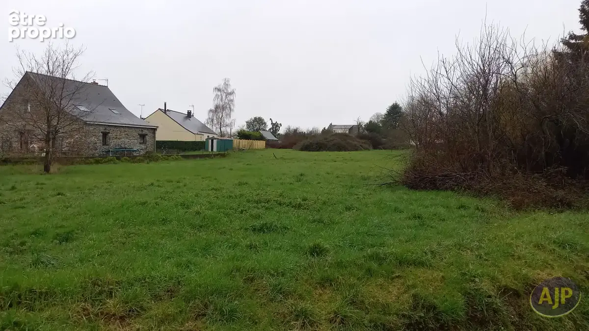 Terrain à ISSE