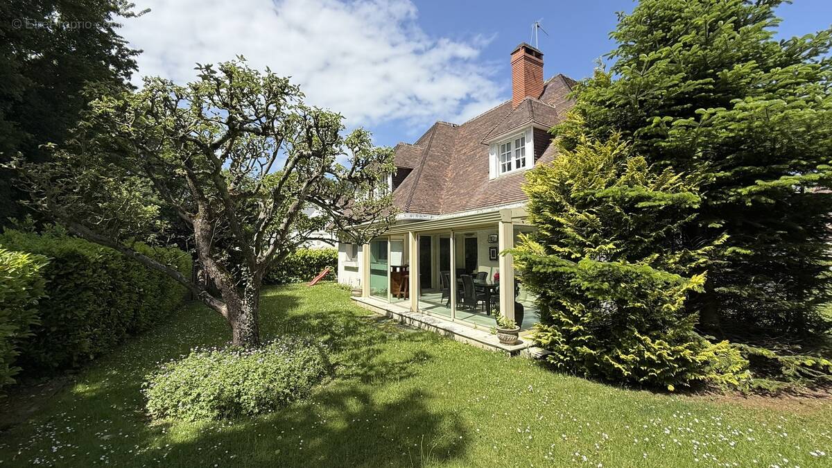 n°1 - Maison à SAINT-LEONARD