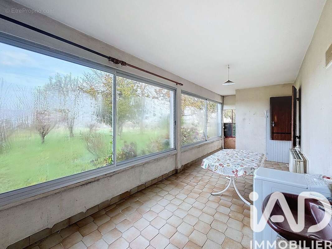 Maison 162 m² à Tremons  - photo 7
