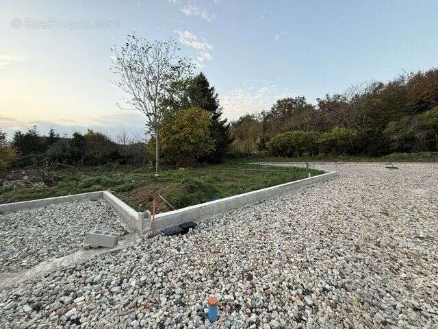 Terrain à BOISSETTES