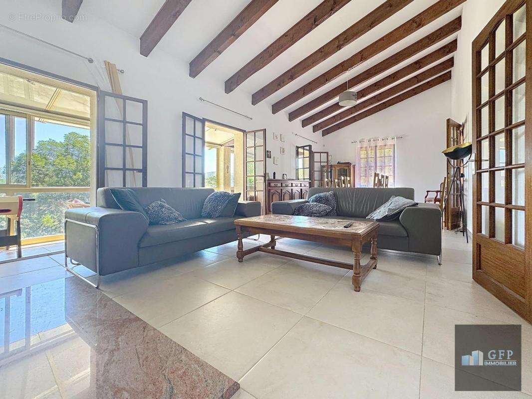 Maison à BORMES-LES-MIMOSAS