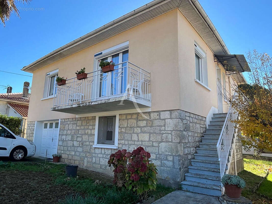 Maison à PRAYSSAC