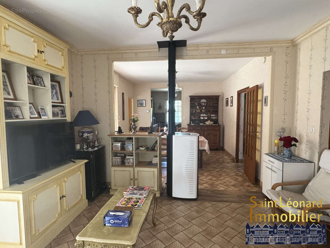 Maison 165 m² à La Bazouge-Du-Desert  - photo 7