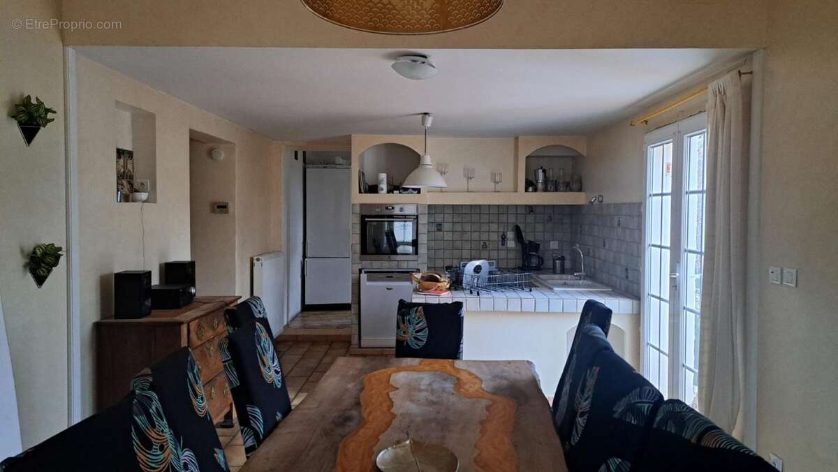 A vendre: Maison familiale 220m² avec dépendance – Aiglun (04) - photo 6