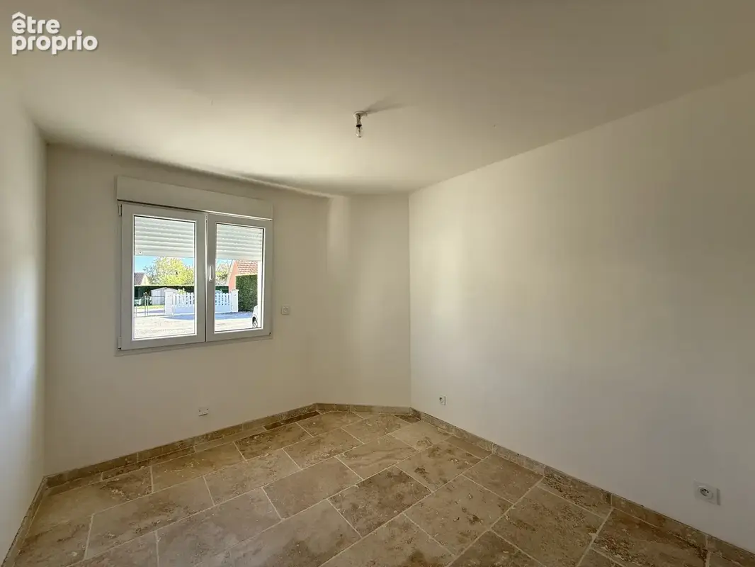 Maison de plain-pied 3 chambres proche du centre de Louhans. - photo 11