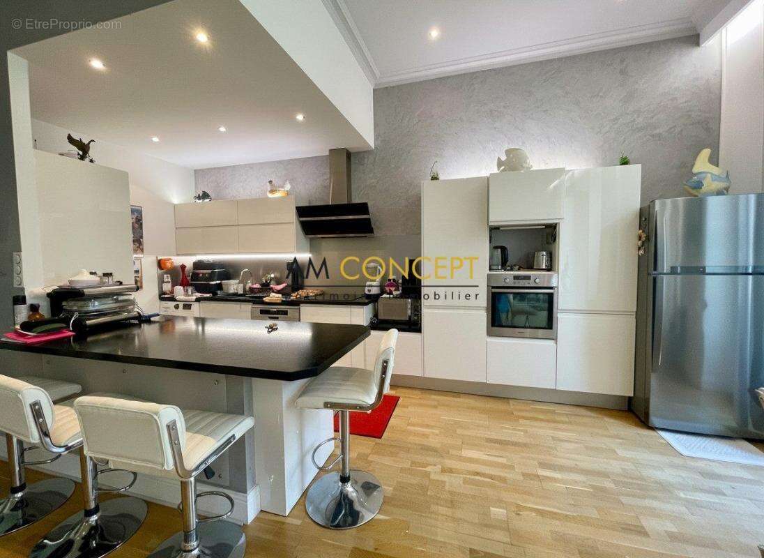 NICE centre ville 4P immeuble bourgeois - photo 2