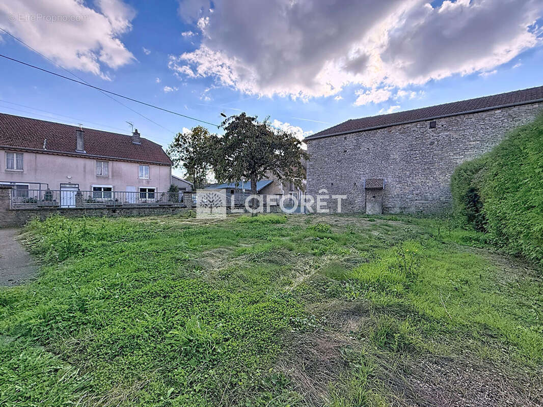 Maison à BRECHAINVILLE