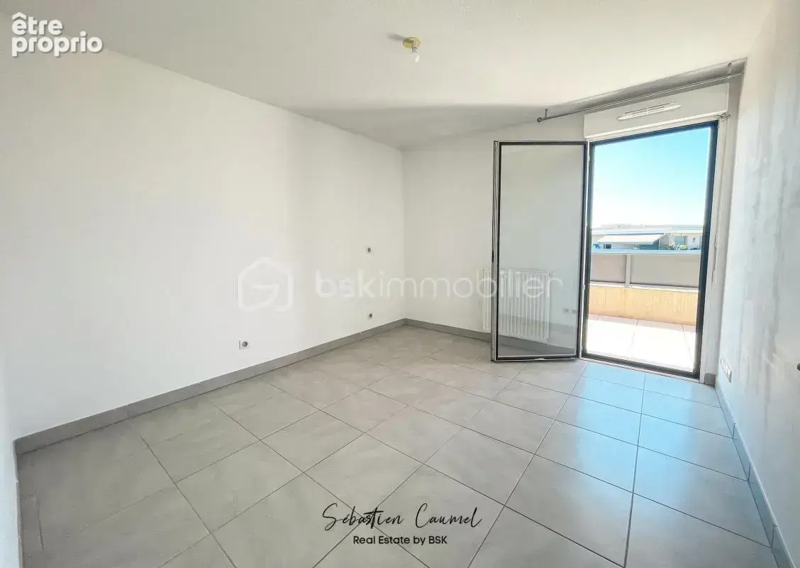 Juvignac - T3 dernier étage avec terrasse 13 m², vue dégagée, piscine et parking - photo 11