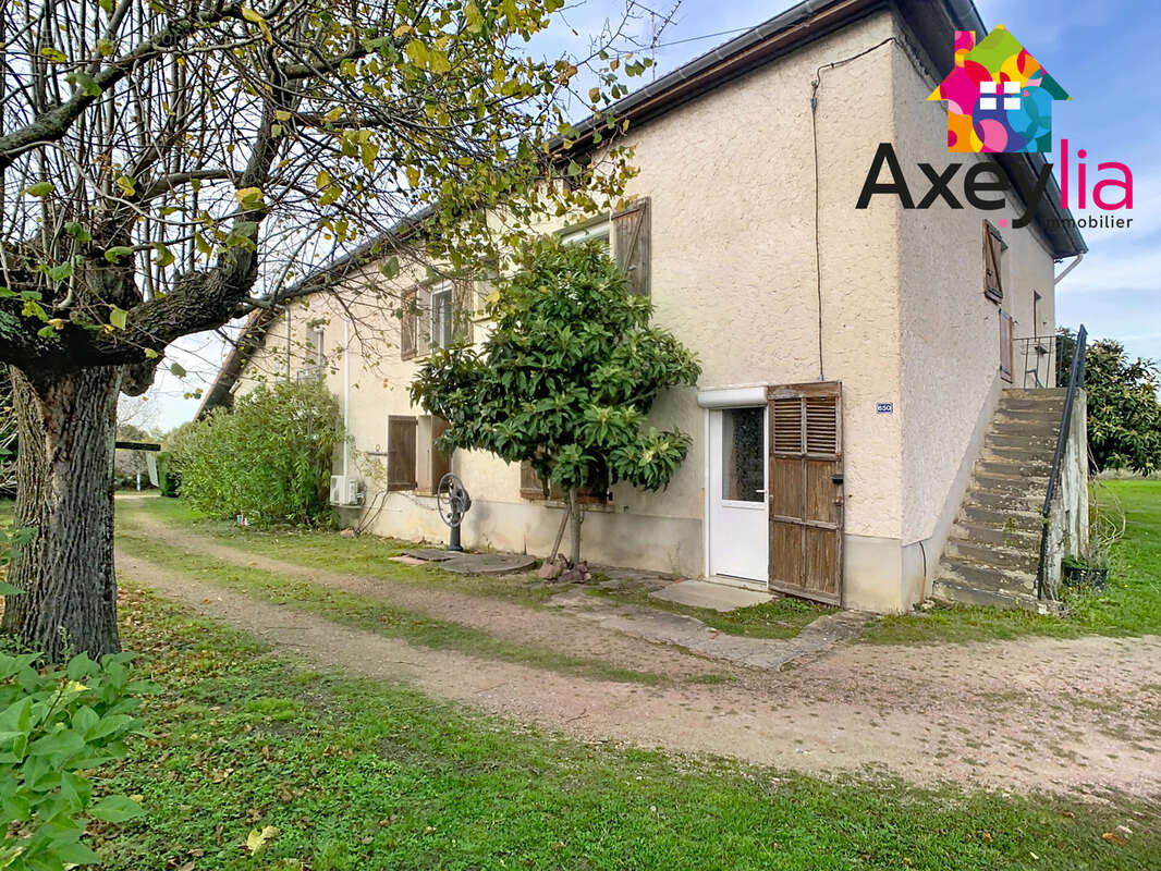 Maison à SAINT-ROMAIN-LA-MOTTE