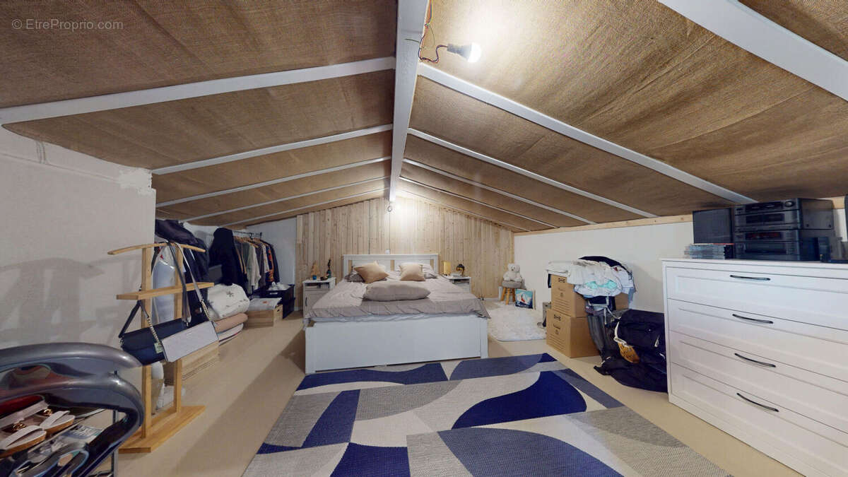 Maison à LA SALLE-EN-BEAUMONT