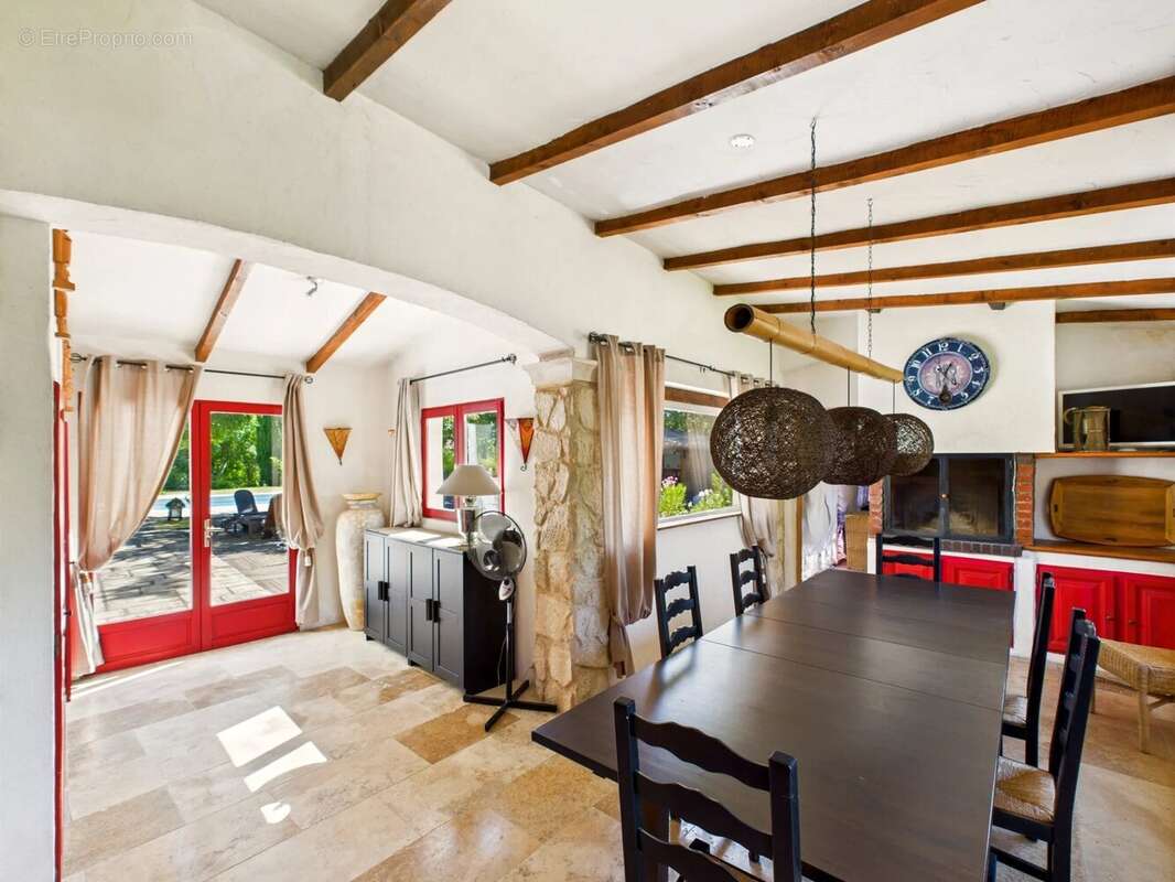 Maison à EGUILLES